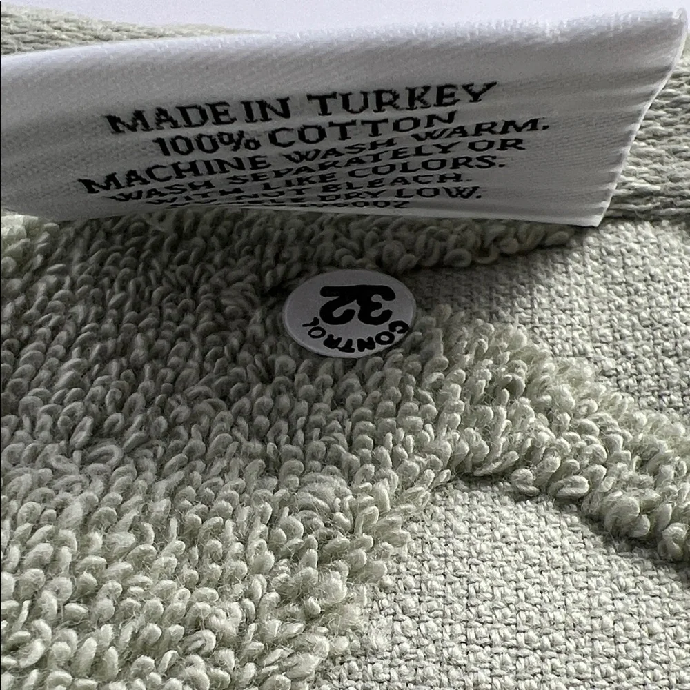 Bella Lux Fine Linen Bath Towels Light Green Leaf Pattern Luxury Cotton 2Pc NEW